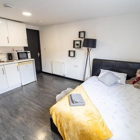 Stay Sa Cosy Equipped Studios Available 10 Mins From The City! Free Wifi &50" Smart Tv'S! Birmingham Extérieur photo