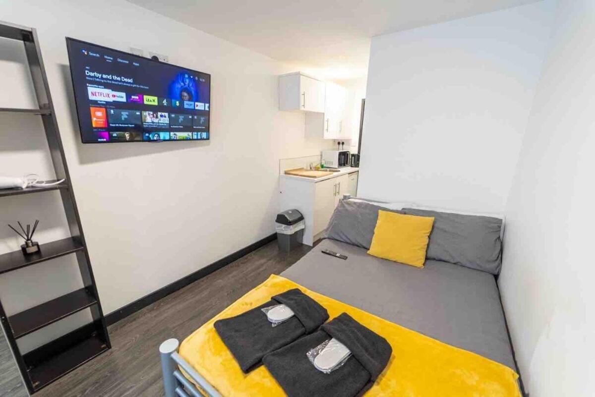 Stay Sa Cosy Equipped Studios Available 10 Mins From The City! Free Wifi &50" Smart Tv'S! Birmingham Extérieur photo